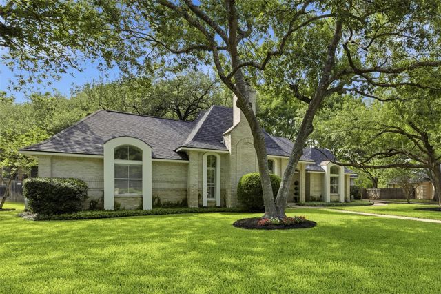 9 Hillway DR, Round Rock, TX 78664