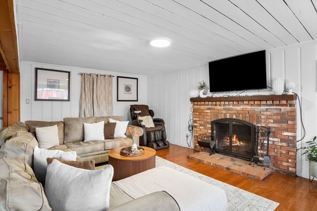 628 Broadway - Aka 628 Ward Ter, Lynnfield, MA 01940