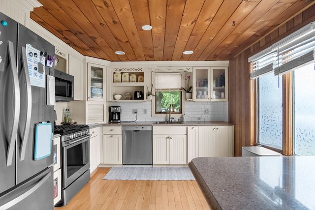 628 Broadway - Aka 628 Ward Ter, Lynnfield, MA 01940