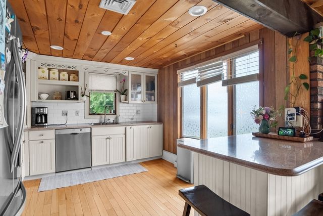 628 Broadway - Aka 628 Ward Ter, Lynnfield, MA 01940
