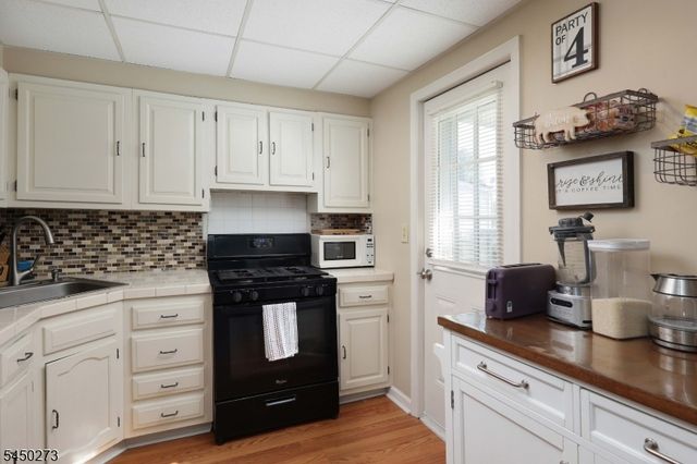 661 Leone St, Woodbridge Twp., NJ 07095