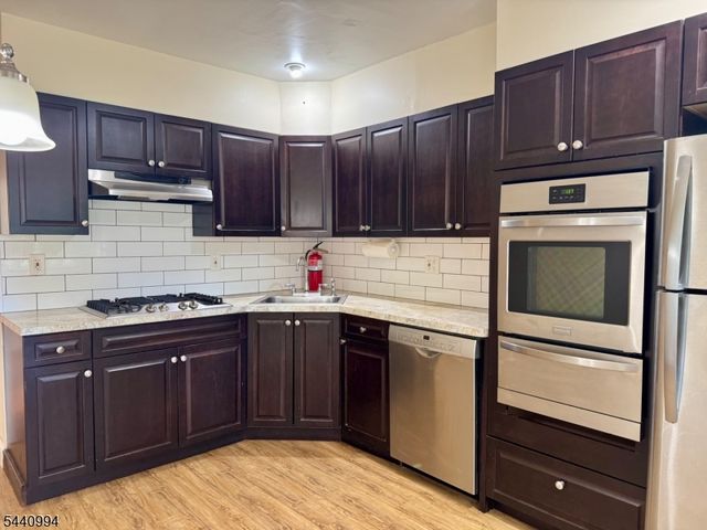 193 Hillside Ave 3, Glen Ridge Boro Twp., NJ 07028