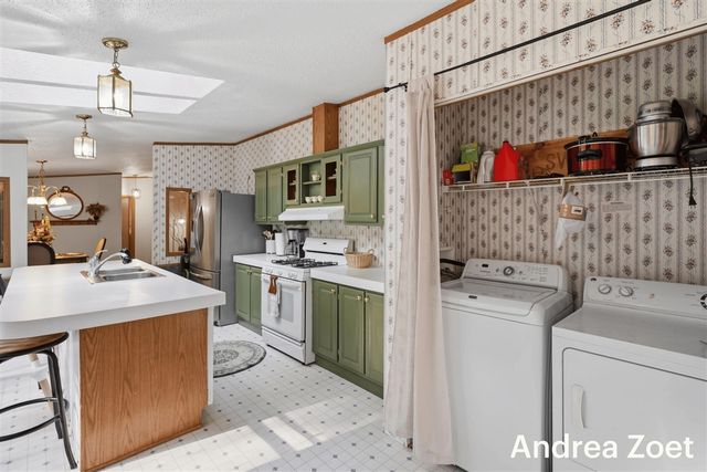 1705 Archwood Drive, Wayland, MI 49348