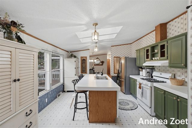 1705 Archwood Drive, Wayland, MI 49348