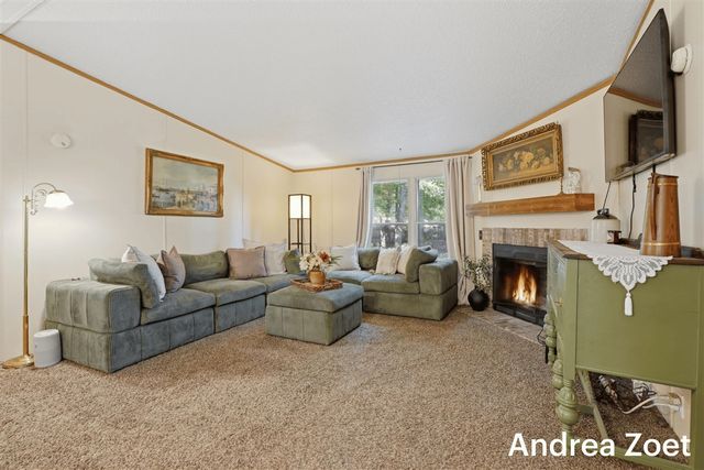 1705 Archwood Drive, Wayland, MI 49348