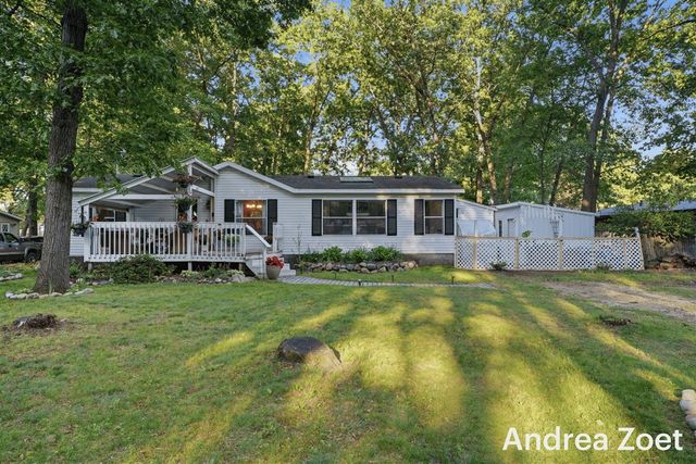 1705 Archwood Drive, Wayland, MI 49348