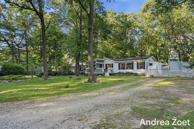 1705 Archwood Drive, Wayland, MI 49348