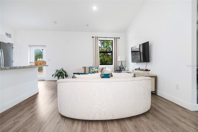 8031 SANDY CIR, Labelle, FL 33935