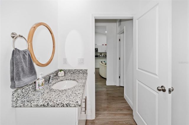 8031 SANDY CIR, Labelle, FL 33935