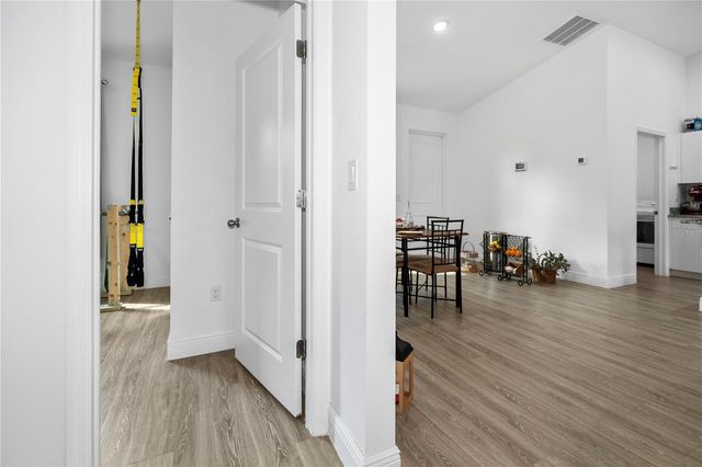 8031 SANDY CIR, Labelle, FL 33935