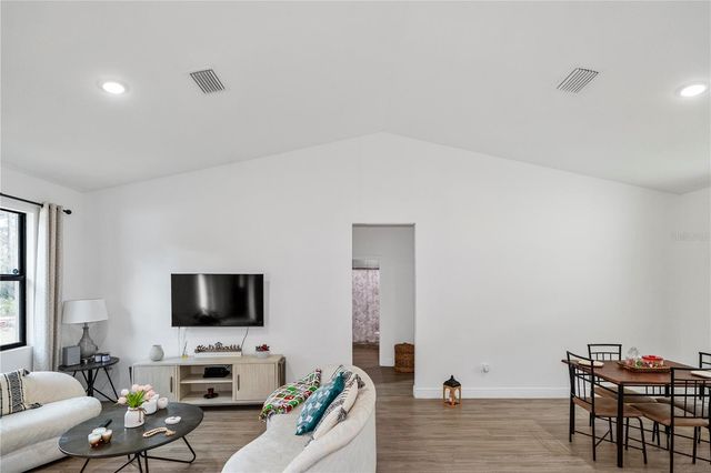 8031 SANDY CIR, Labelle, FL 33935