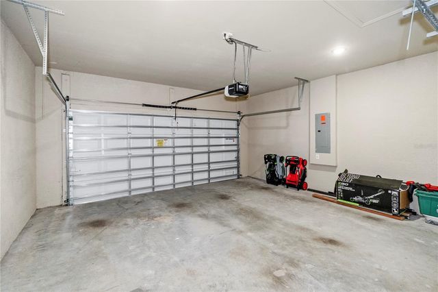 8031 SANDY CIR, Labelle, FL 33935