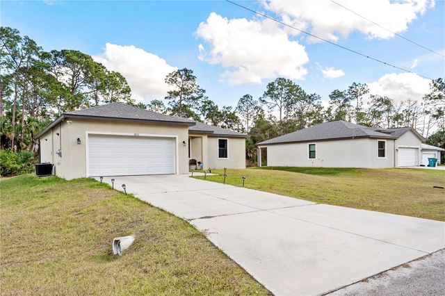 8031 SANDY CIR, Labelle, FL 33935