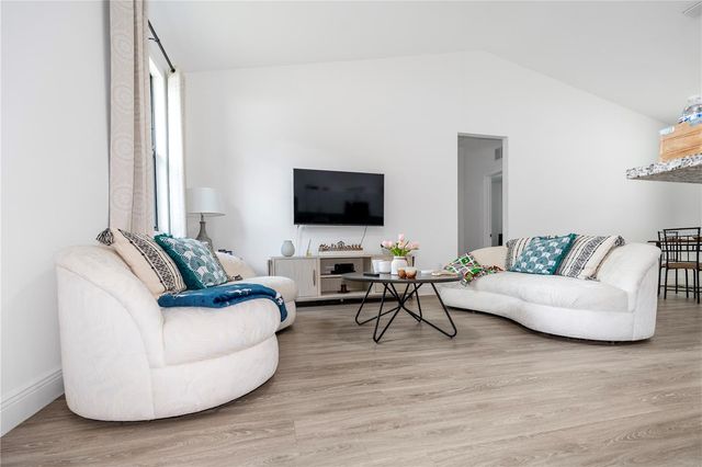 8031 SANDY CIR, Labelle, FL 33935