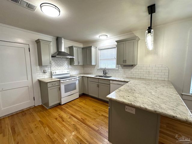 119 N J St, Pensacola, FL 32502