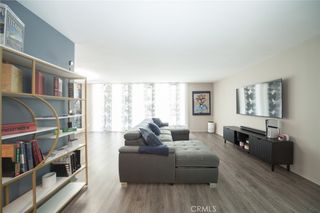 7260 Hillside Avenue 207, Los Angeles, CA 90046