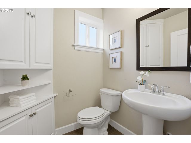 15557 Sw WREN Ln, Beaverton, OR 97007