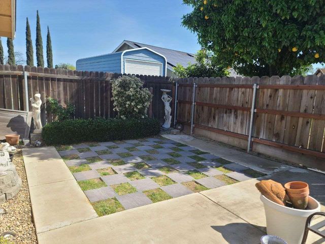 544 Hawes St, Manteca, CA 95336