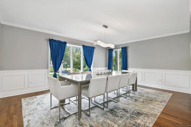 39 Wedgemere Road, Stamford, CT 06905