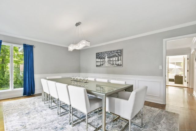 39 Wedgemere Road, Stamford, CT 06905