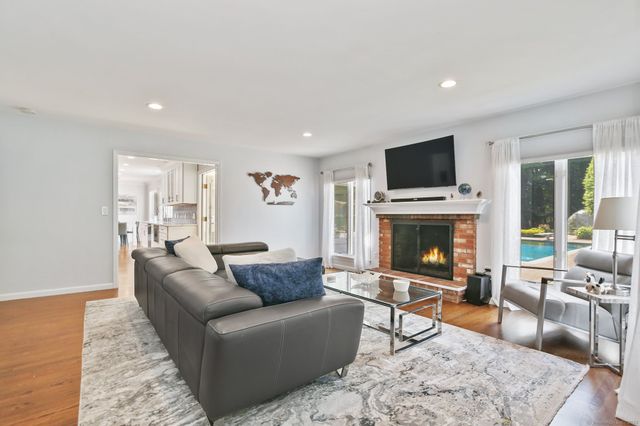 39 Wedgemere Road, Stamford, CT 06905