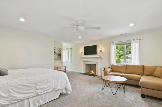 39 Wedgemere Road, Stamford, CT 06905