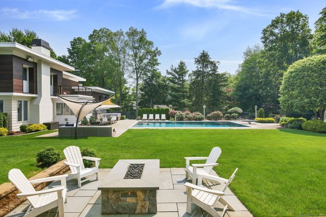 39 Wedgemere Road, Stamford, CT 06905