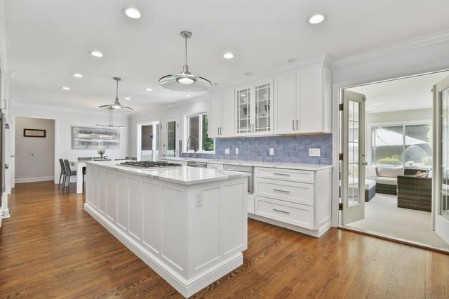 39 Wedgemere Road, Stamford, CT 06905