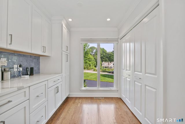 39 Wedgemere Road, Stamford, CT 06905