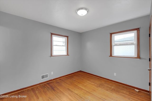 2322 Perth Dr, Louisville, KY 40216