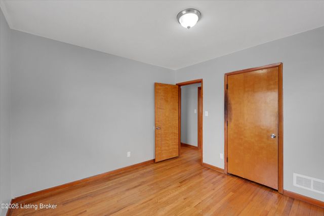 2322 Perth Dr, Louisville, KY 40216