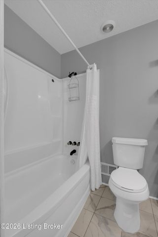 2322 Perth Dr, Louisville, KY 40216