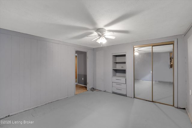 2322 Perth Dr, Louisville, KY 40216