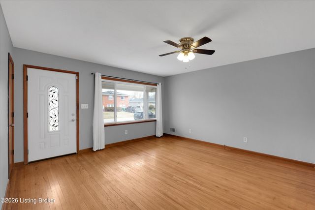 2322 Perth Dr, Louisville, KY 40216