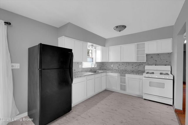 2322 Perth Dr, Louisville, KY 40216