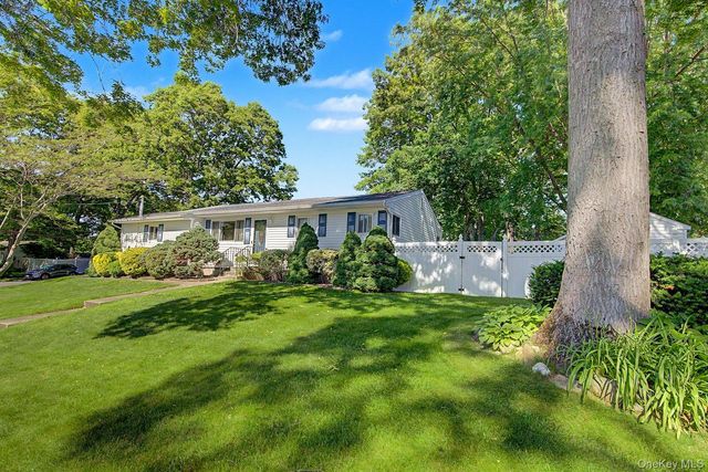 470 Ontario Street, Ronkonkoma, NY 11779