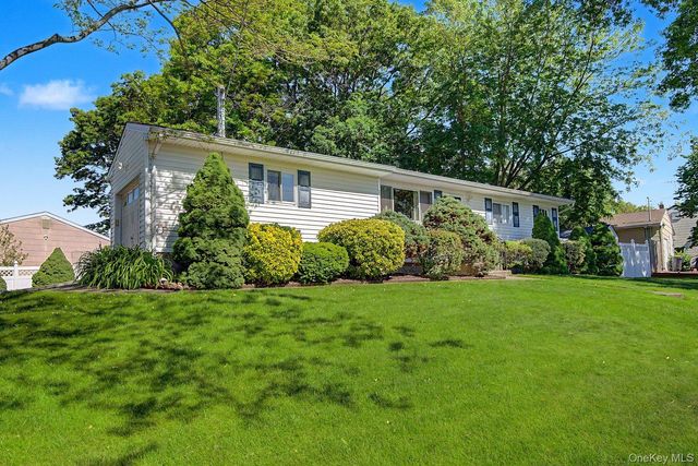 470 Ontario Street, Ronkonkoma, NY 11779