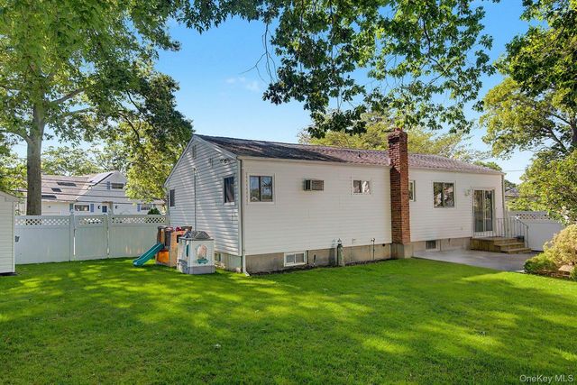 470 Ontario Street, Ronkonkoma, NY 11779