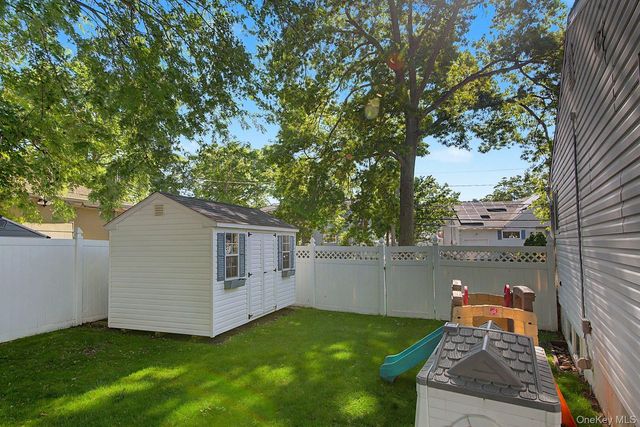 470 Ontario Street, Ronkonkoma, NY 11779