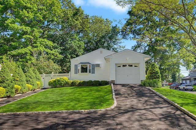 470 Ontario Street, Ronkonkoma, NY 11779
