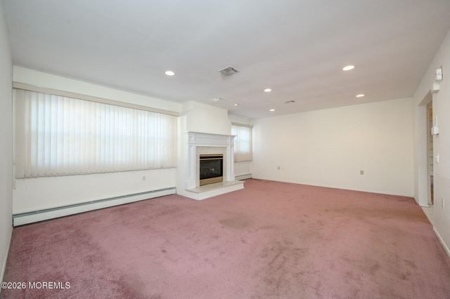 27 Bahamia Drive, Toms River, NJ 08757