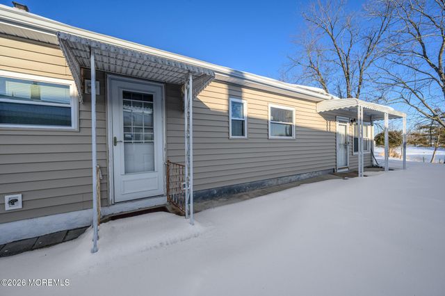 27 Bahamia Drive, Toms River, NJ 08757