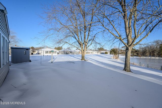 27 Bahamia Drive, Toms River, NJ 08757