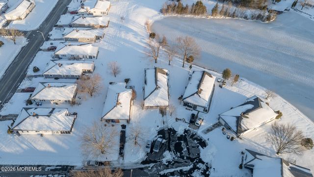 27 Bahamia Drive, Toms River, NJ 08757