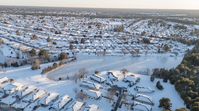 27 Bahamia Drive, Toms River, NJ 08757