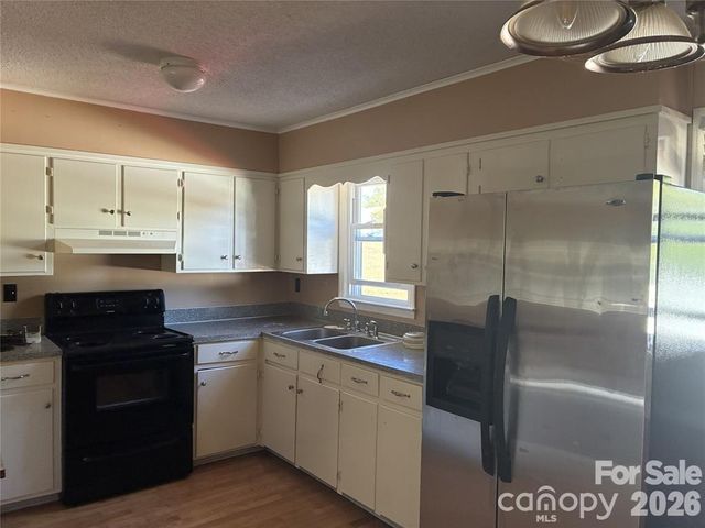 1504 Hunsinger Avenue, Gastonia, NC 28052