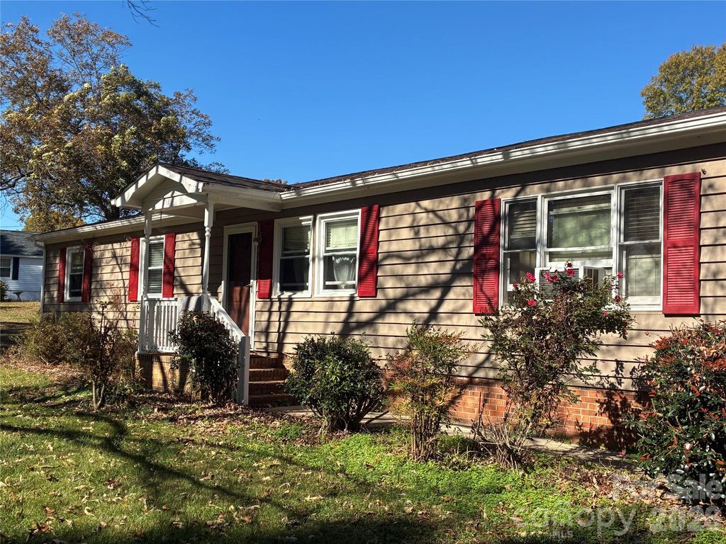 1504 Hunsinger Avenue, Gastonia, NC 28052