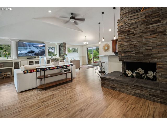 16474 S BRADLEY Rd, Oregon City, OR 97045