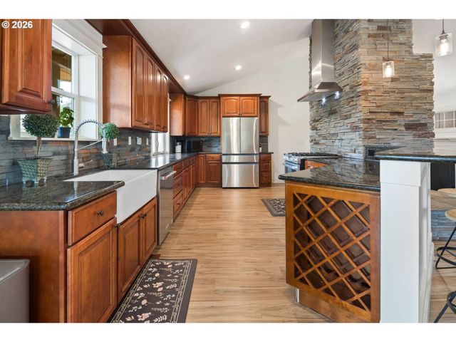16474 S BRADLEY Rd, Oregon City, OR 97045