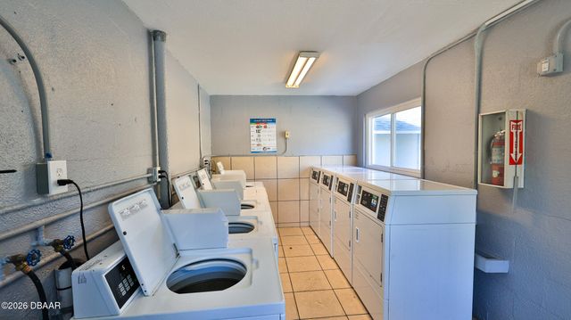 411 N Halifax Ave Apt 300, Daytona Beach, FL 32118